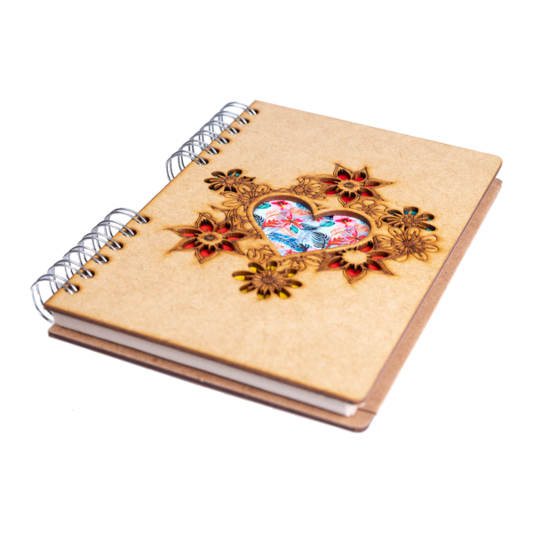 Duurzaam Houten Notitieboek – KOMONI – Heartfelt/Hart – Gerecycled papier –  Navulbaar - Hart - Afbeelding 2