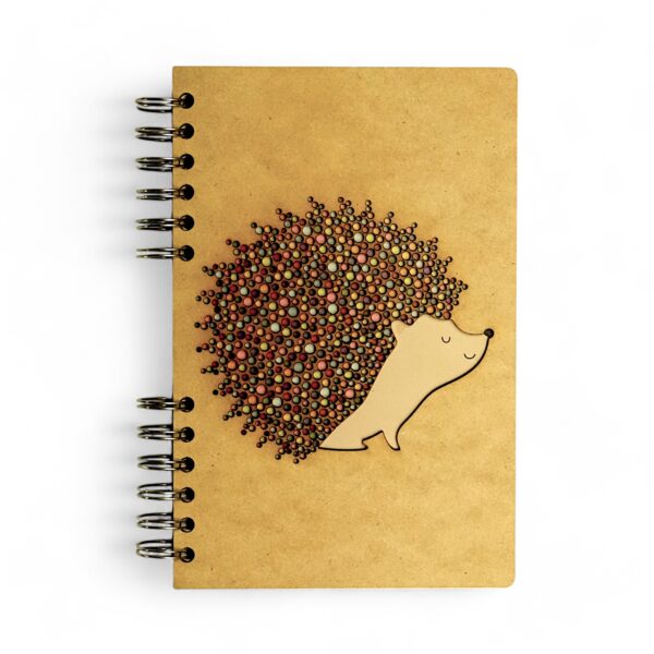 Duurzaam Houten Notitieboek – KOMONI – Andy Westface – Hedgehog - Proud-to-be-Me – Egel – Gerecycled papier – Navulbaar – AW-PRO