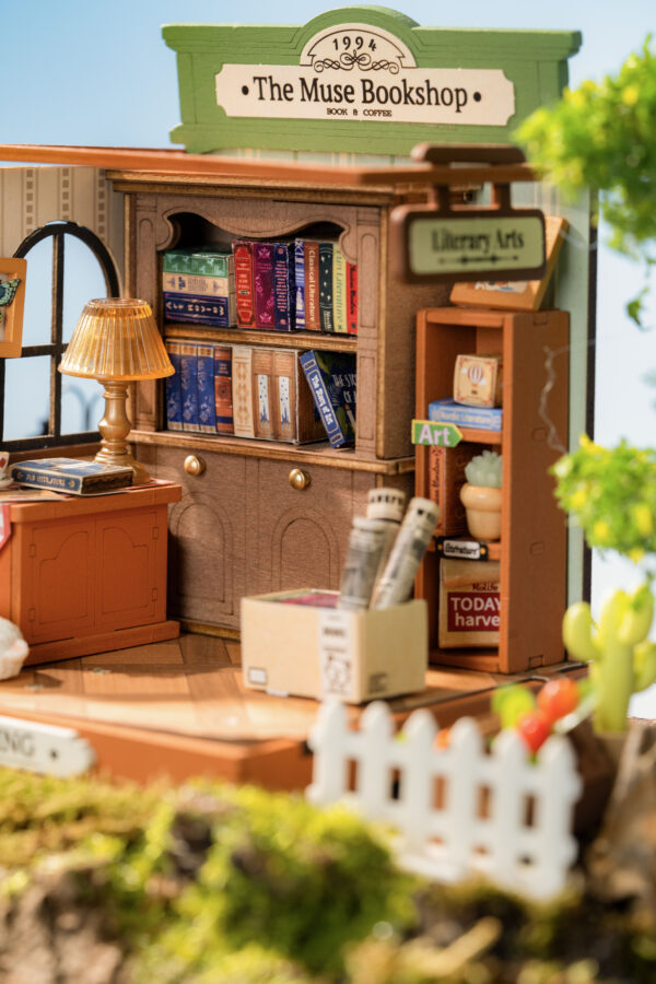 Robotime, DIY Huisje The Muse Bookshop,  DS040, 9,8x9,6x11,9cm - Afbeelding 7