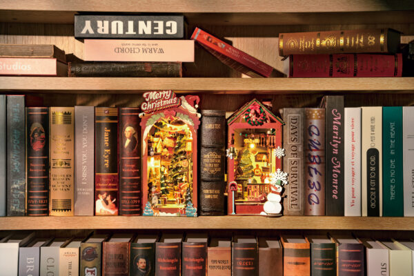 Robotime, DIY Book Nook Boekensteun Christmas Street,  TGC06, 19x12,6x25,5cm - Afbeelding 5